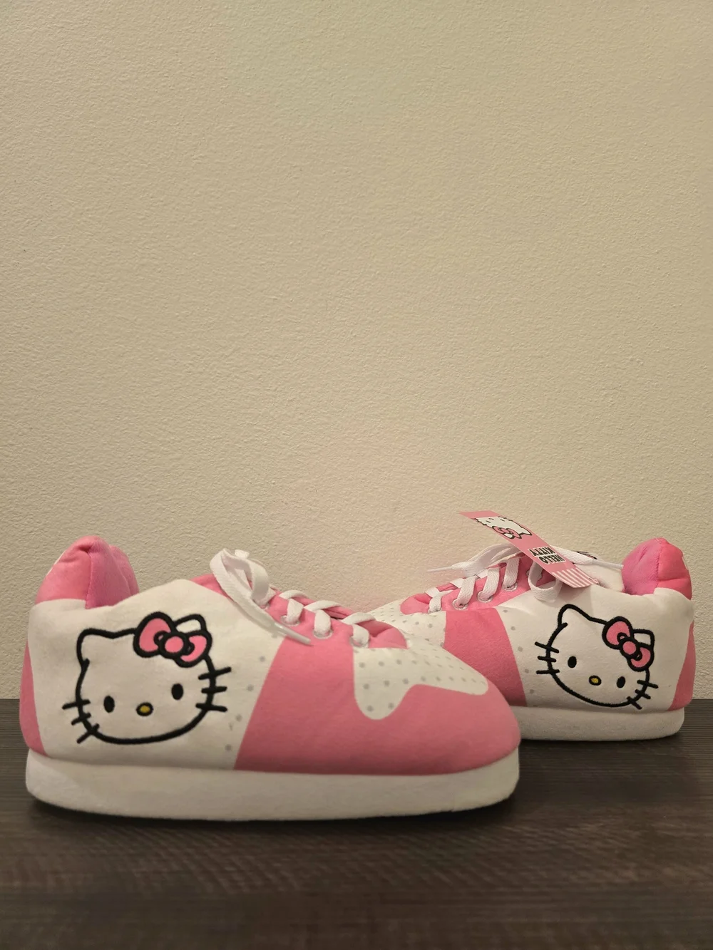 Sanrio Hello Kitty Sneaker Slippers Pink White Youth Kids Size 2/3